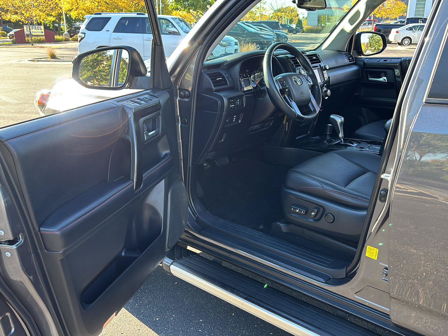 Used 2018 Toyota 4Runner TRD Off-Road Premium AWD/4WD image 2