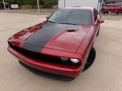 Used 2014 Dodge Challenger R/T RWD image 7