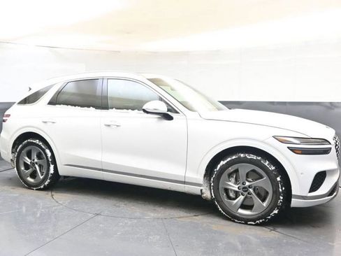 Used 2025 Genesis GV70 2.5T image 7