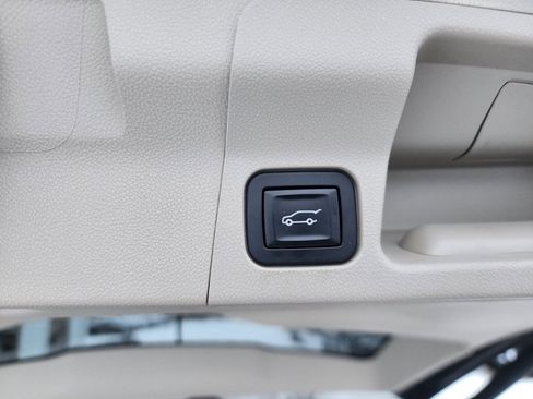 Used 2018 GMC Acadia Denali w/ Technology Package image 12