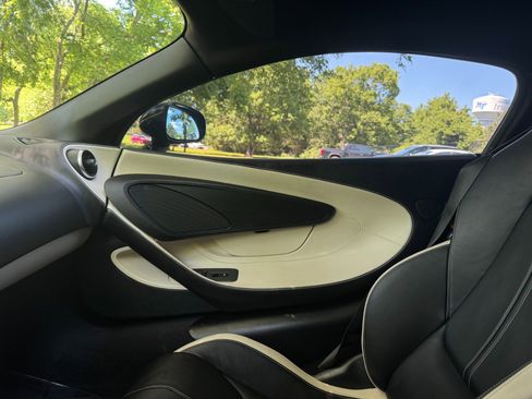 Used 2017 McLaren 570S Coupe image 62