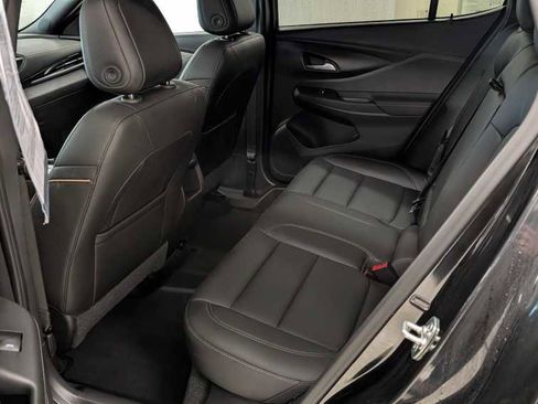 Used 2024 Buick Envista Avenir image 10