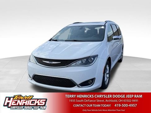Used 2020 Chrysler Pacifica Limited FWD image 1