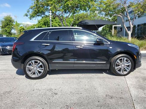 Certified 2025 Cadillac XT5 Premium Luxury FWD image 6