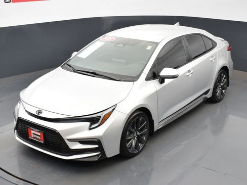 Used 2025 Toyota Corolla SE image 24