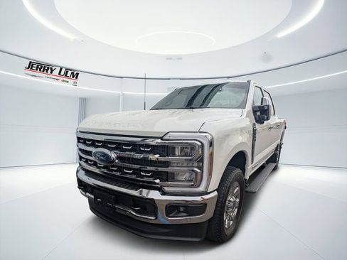 Used 2025 Ford F250 Lariat w/ Lariat Ultimate Package AWD/4WD image 6
