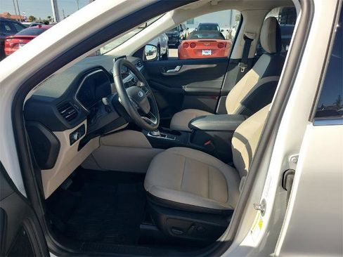 Certified 2022 Ford Escape Titanium image 19
