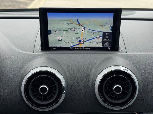 Used 2018 Audi A3 e-tron Prestige image 12