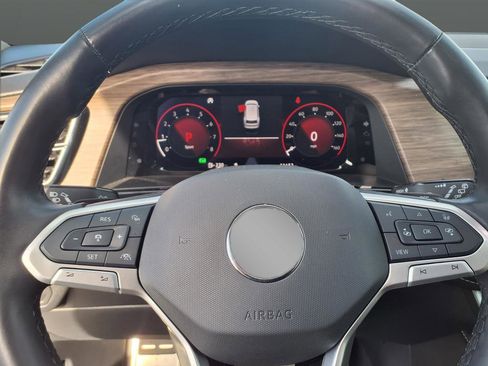 Used 2024 Volkswagen Atlas SEL Premium R-Line image 28