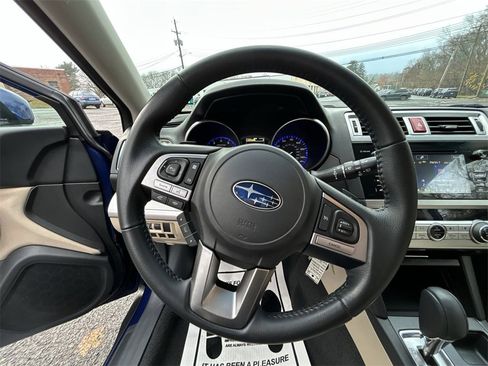 Used 2017 Subaru Outback 2.5i Premium image 18