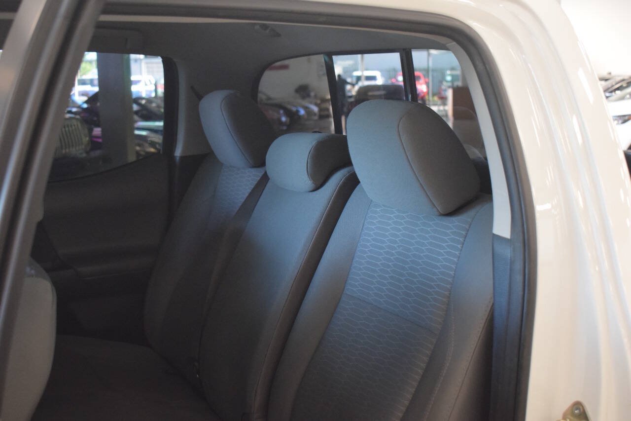 Used 2017 Toyota Tacoma SR5 RWD image 42