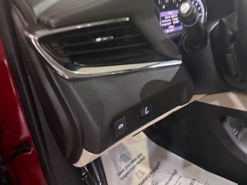 Used 2022 Buick Enclave Essence w/ Experience Buick Package FWD image 14
