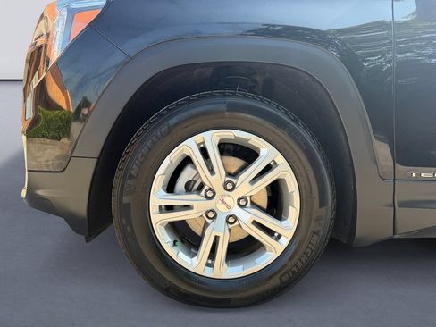 Used 2024 GMC Terrain SLE FWD image 9