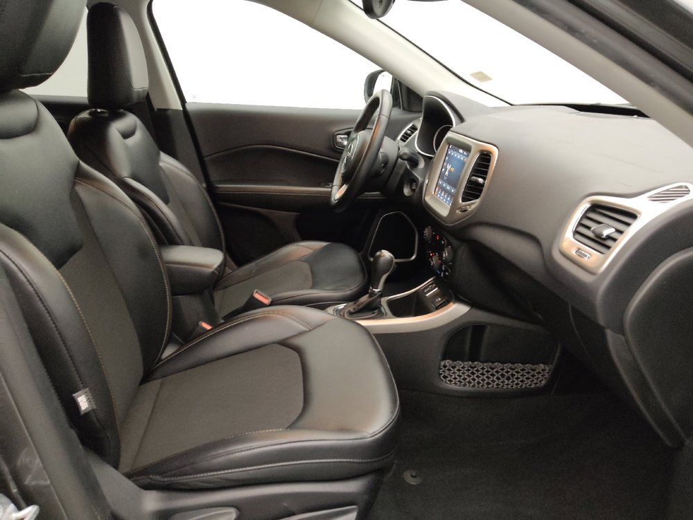 Used 2017 Jeep Compass Latitude w/ Popular Equipment Group FWD image 21