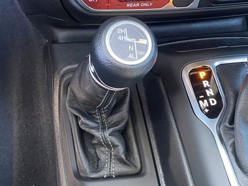 New 2025 Jeep Gladiator Willys image 24