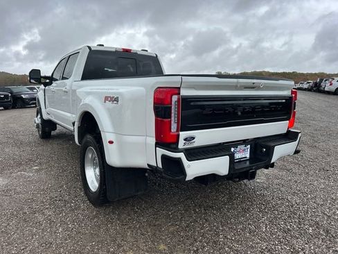 Used 2025 Ford F450 Platinum w/ FX4 Off-Road Package image 3
