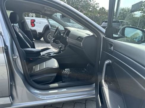 Used 2024 Volkswagen Jetta SE FWD image 29