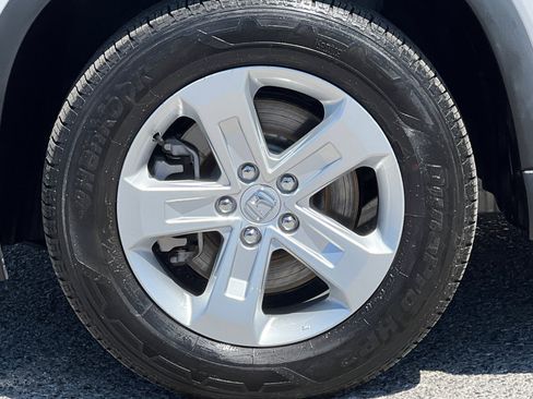 Certified 2024 Honda Pilot LX image 11
