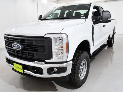 New 2026 Ford F250 XL w/ XL Off-Road Package image 2