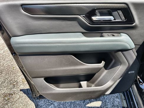 New 2026 GMC Yukon XL AT4 w/ AT4 Premium Plus Package AWD/4WD image 15