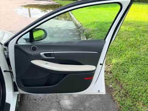 Used 2025 Hyundai Sonata SEL FWD image 18