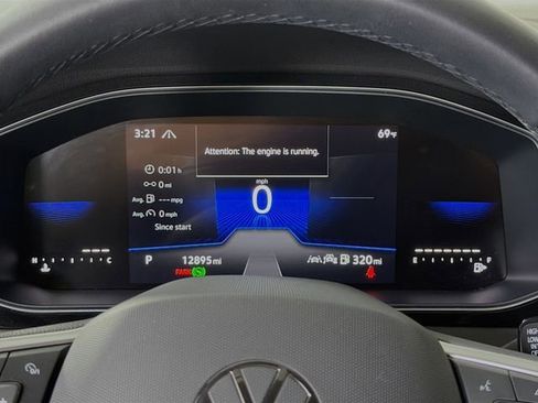 Used 2025 Volkswagen Jetta Sport image 13