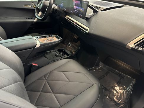 Certified 2023 BMW iX xDrive50 w/ Premium Package image 34