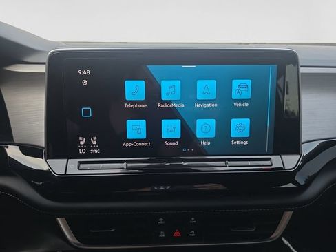 Certified 2024 Volkswagen Atlas Cross Sport SE AWD/4WD image 15
