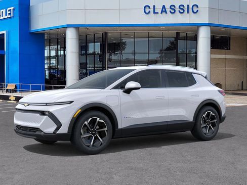 New 2026 Chevrolet Equinox EV LT image 2