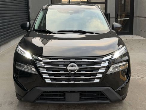 Used 2024 Nissan Rogue S AWD/4WD image 4