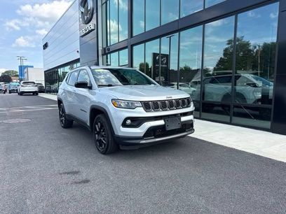 Used 2025 Jeep Compass Latitude w/ Convenience Group