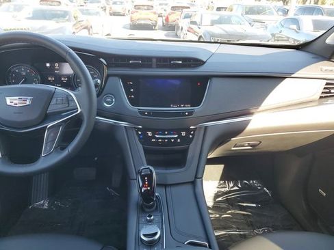Used 2025 Cadillac XT5 Premium Luxury w/ Technology Package image 13