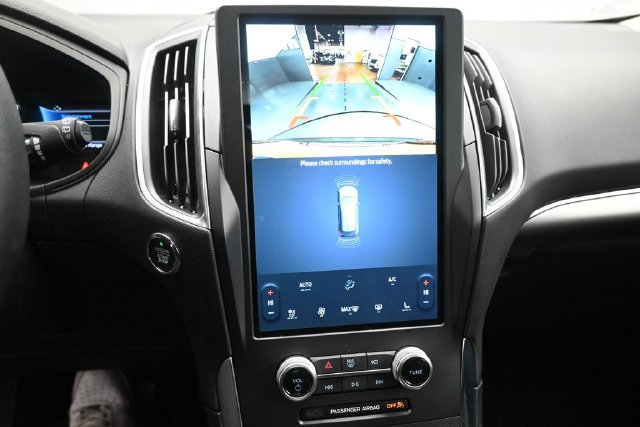 Certified 2024 Ford Edge Titanium AWD/4WD image 16