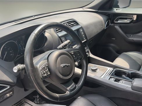 Used 2017 Jaguar F-PACE Premium AWD/4WD image 14