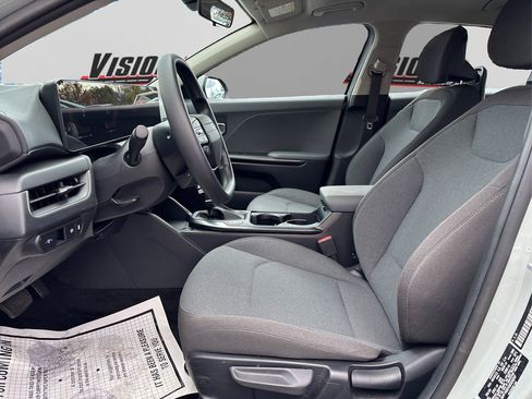 Used 2025 Kia K4 LXS image 9