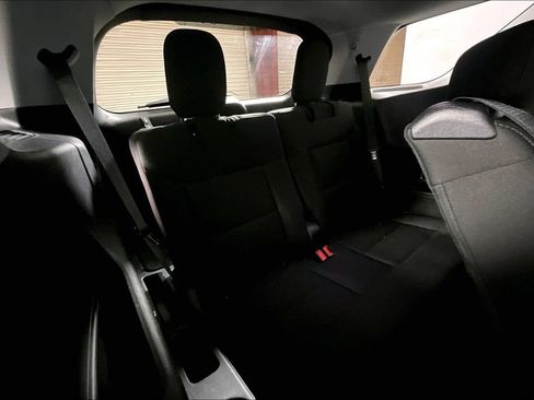 Used 2021 Ford Explorer XLT RWD image 23