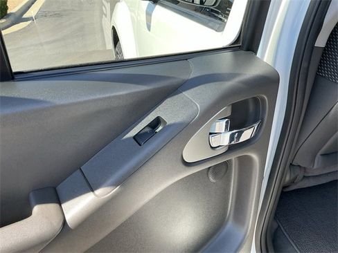Used 2019 Nissan Frontier PRO-4X image 21