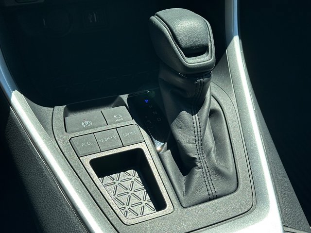 Used 2024 Toyota RAV4 XLE w/ Convenience Package FWD image 27