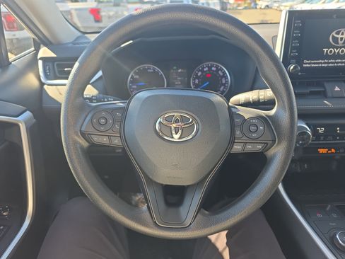 Used 2021 Toyota RAV4 XLE w/ Convenience Package image 31