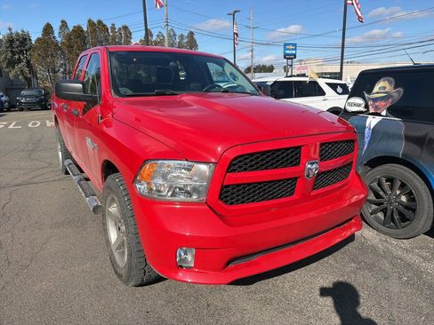 Used 2017 RAM 1500 Express w/ Express Value Package image 2