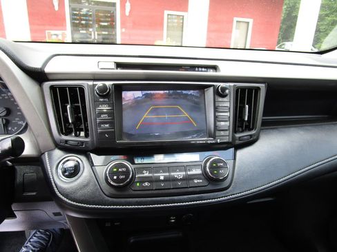 Used 2018 Toyota RAV4 Adventure AWD/4WD image 14
