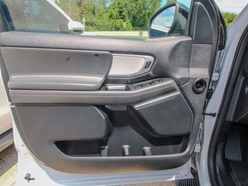 Used 2025 Ford Expedition Active AWD/4WD image 15