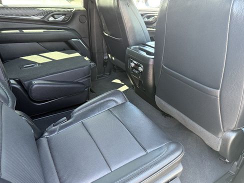 Used 2023 GMC Yukon XL Denali AWD/4WD image 27