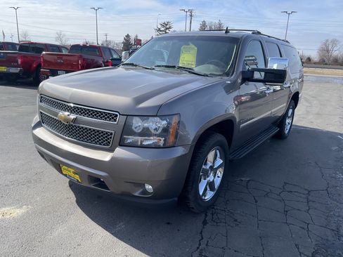 Used 2011 Chevrolet Suburban LTZ image 4