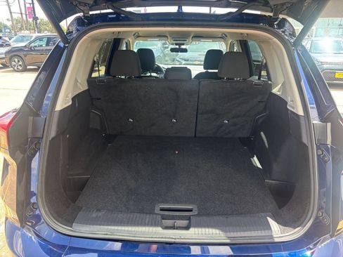 Used 2025 Nissan Rogue SV AWD/4WD image 33
