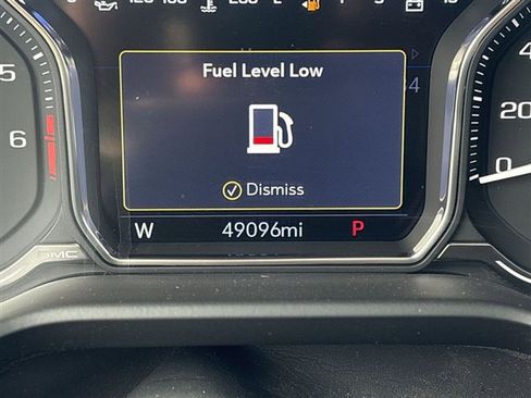 Used 2021 GMC Yukon Denali w/ Denali Premium Package image 12