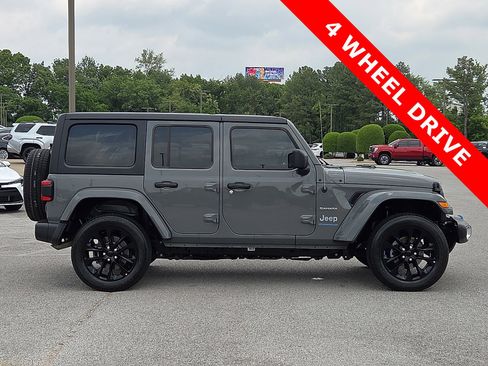 Used 2023 Jeep Wrangler Unlimited Sahara AWD/4WD image 6