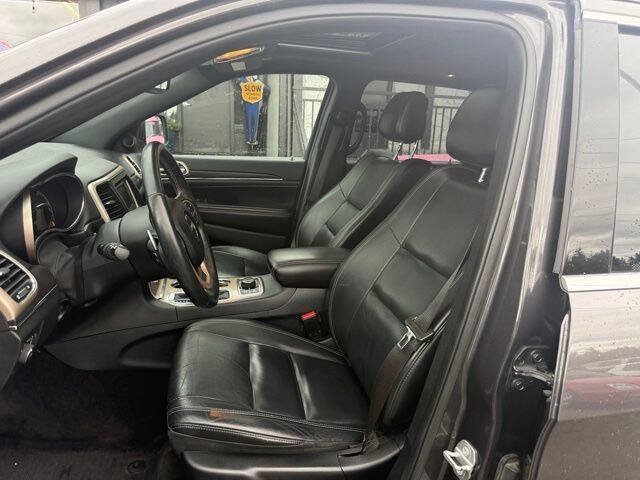 Used 2017 Jeep Grand Cherokee Limited AWD/4WD image 10
