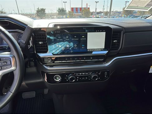 Used 2023 Chevrolet Silverado 1500 LT image 19