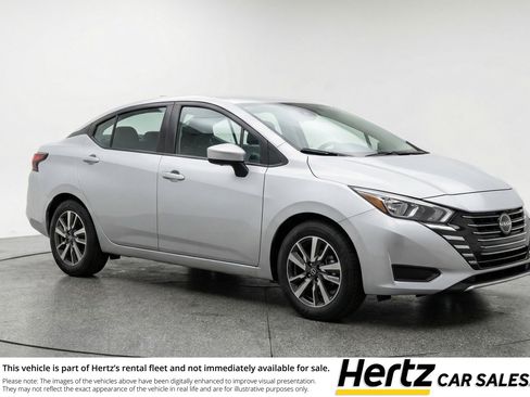 Used 2025 Nissan Versa SV image 1